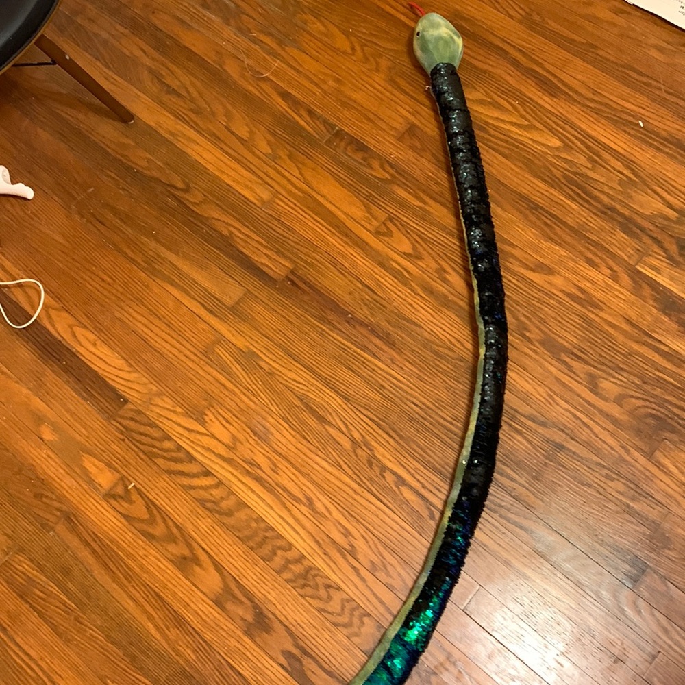 A humongous snake that has flip things